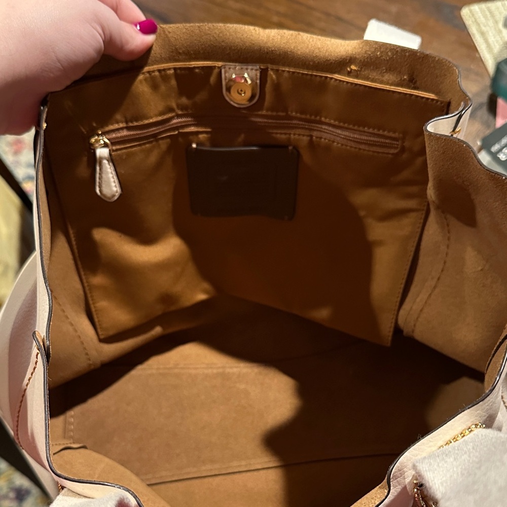 Coach Cream Leather Tote Bag - Picture 4 of 6